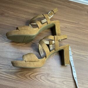 Abella Tan brown Suede platform Women's Sandals heels size 9.5